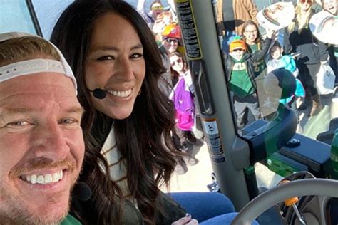 Hgtv S Fixer Upper Stars Chip And Joanna Gaines Coming To Sexiezpix Web Porn