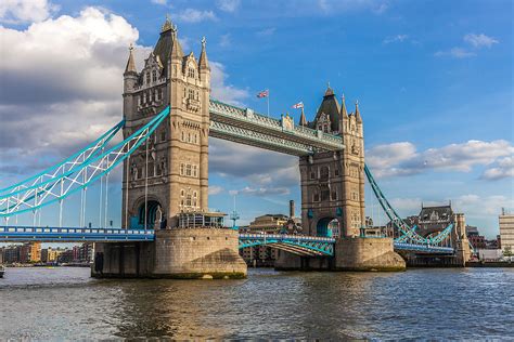 In london during september average daily high temperatures decrease from 70°f to 64°f and the fraction of time spent overcast or mostly cloudy the month of september in london is reliably fully within the growing season. Wetter in London im Juni 2021: Temperatur & Klimatabelle