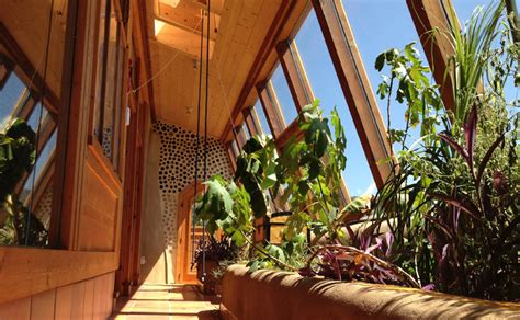 Jahrhundert autarke häuser meist die regel waren, sind sie heute rare ausnahmeerscheinungen. earthship bald auch in Deutschland endlich autark und ...