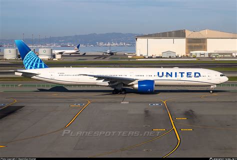 N2352u United Airlines Boeing 777 300er Photo By Maximilian Kramer Id