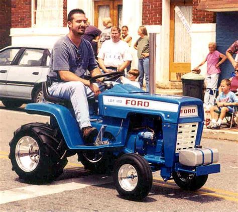 Scott Lowrys 1972 Ford Lgt 120 Lawn Tractor
