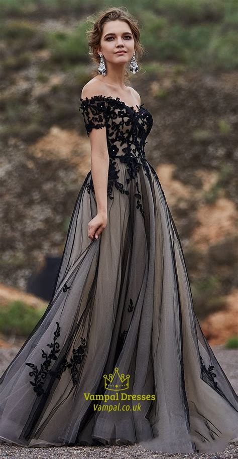 Champagne Off The Shoulder Tulle Prom Dresses With Black Lace Applique