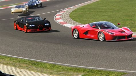 Battle Bugatti Veyron Super Sport Vs Ferrari Laferrari Racing At
