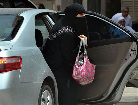 Loujain Al Hathloul Saudi Womens Driving Activist Arrested Bbc News