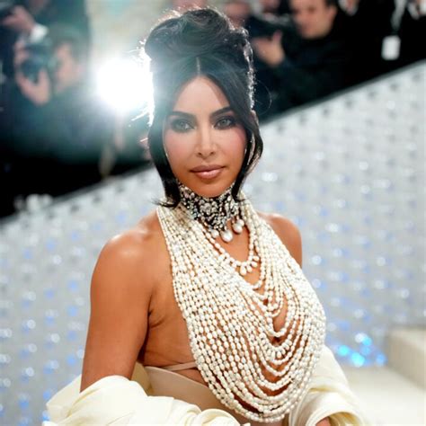 kim kardashian wore 50 000 pearls as her met gala dress