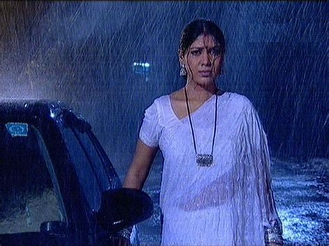 Celebrity Sexy Show Sakshi Tanwar Navel Show Picture Images