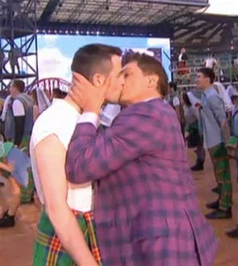 john barrowman commonwealth games kiss for same sex rights
