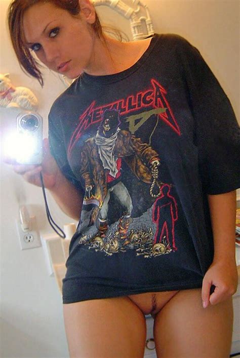 Amateur Girl Metallica Shirt Trimmed Pussy Vagina Ania1