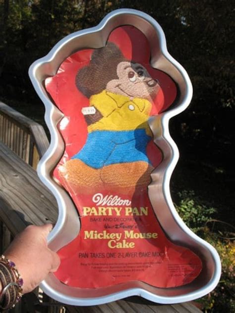 Vintage Wilton Cake Pan Mickey Mouse Walt Disney 1978