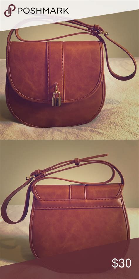 Just Fab Cross Body Saddle Bag Barely Used No Marks Scratches Or