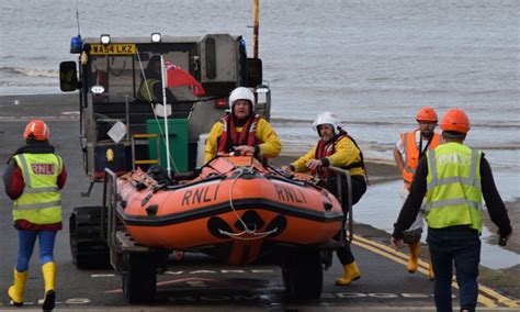 Burnham On Sea Coastguards And Rnli Called Out To Search For Missing Person