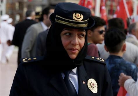 Nationwide, these police and sheriff's patrol officers have positions in local, state, and federal offices, along with positions at colleges or schools. Turkey Lifts Hijab Ban For Police Women | Mvslim