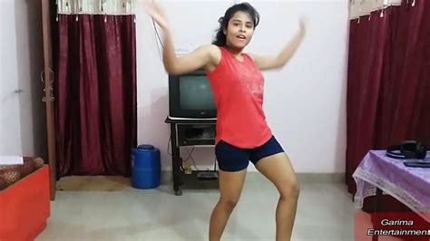tu cheez badi hai mast sexy and hot dance dancing queen youtube