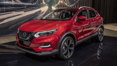The 2020 nissan rogue sport has lots of cargo space and many standard features, but its underpowered engine and substandard cabin materials earn it a midpack this 2020 rogue sport review incorporates applicable research for all models in this generation, which launched for 2017. 2020 Nissan Rogue Sport gets a more distinct look from big ...