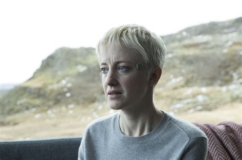 Mia scrambles to keep a dark secret; Explications des épisodes de Black Mirror saison 4