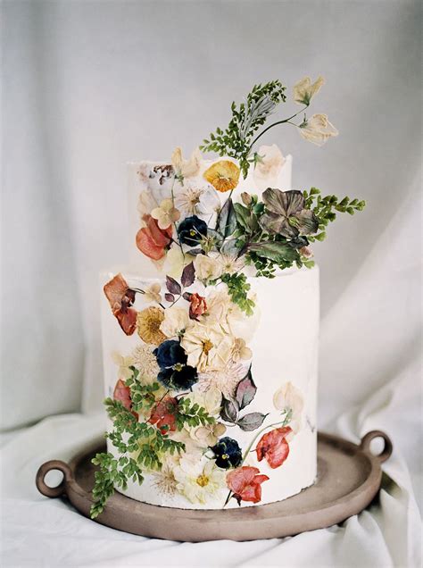 pressed flowers for weddings are trending and it s no surprise why for the longest time when
