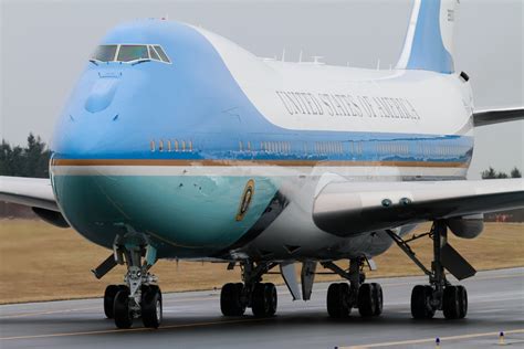 Air Force Looking Into New Presidential Jets