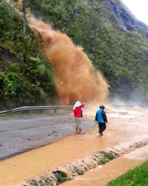 Book tickets now on 12goasia! Gushing 'waterfall' spills water onto Jalan Simpang Pulai ...