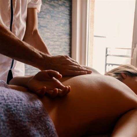 Sports Deep Tissue Remedial Massage Sydney CBD