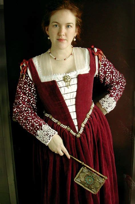 1560s Venetian Gown By Jen Thompson Of Festive Attyre Note How The V