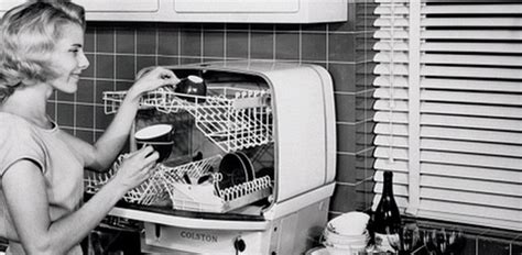 The History Of The First Ever Dishwasher Invented