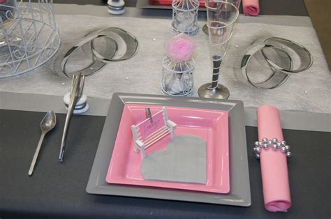 En pleine tendance vintage, la vaisselle jetable en kraft. Vaisselle jetable mariage : une décoration réussie pour ...