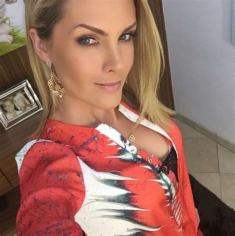 Alexander correa and ana hickmann have been married for 22 years since 14th jan 1998. Ana Hickmann capricha no carão e no decote em selfie matinal - Vogue | gente