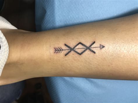 41 Tatuajes De Flechas Con Significado Para Hombres Y Mujeres