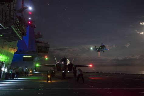 The First F 35 Night Landing On Hms Queen Elizabeth 29th September 2018 4000x2667 Warshipporn