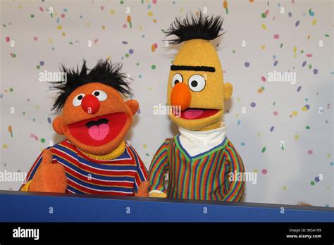 Ernie Und Bert Aus Der Sesamstrasse 40 Jahre Sesamstrasse Presseevent