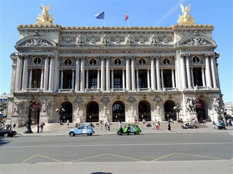 La Façade De Lopéra Garnier De Paris à Paris