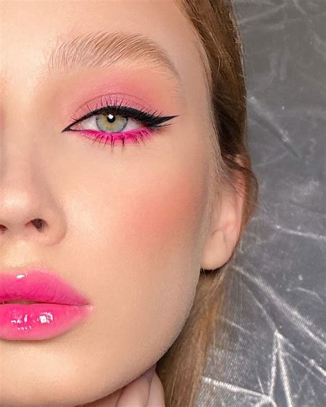 How To Wear Pink Eyeshadow Here Are 13 Stunning Looks For You To Try