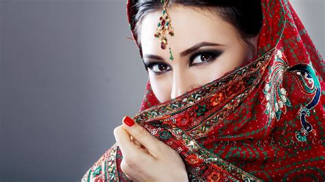 Beautiful Eyes of Indian Girl with Saree - HD Wallpapers | Wallpapers ...