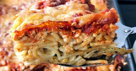 Meanwhile prepare the cottage cheese mixture by pulsing together half of the cottage cheese with half of the basil until smooth in a food processor. 10 Best Easy Baked Spaghetti with Cottage Cheese Recipes
