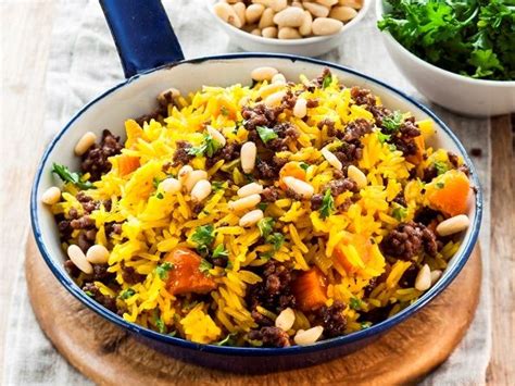 A slightly sweet curry flavors ground beef with a milk and egg custard on top. Mince pilaf (With images) | Beef recipes, Ground beef ...