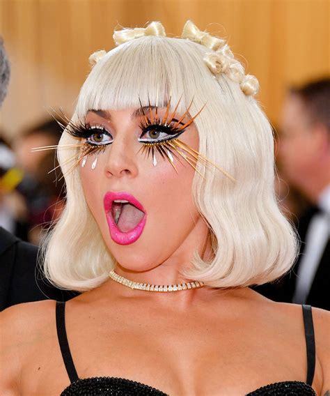 Lady Gaga S Electric Pink Lips At The 2019 Met Gala Using Le Marc Liquid Lip Crayon In Flaming