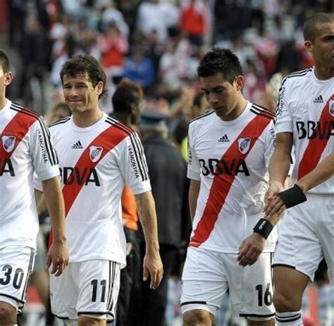 Zinedine zidane said, when i saw francescoli play, he was the player i wanted to be. Fußball-International: River-Plate-Fans enthüllen ...