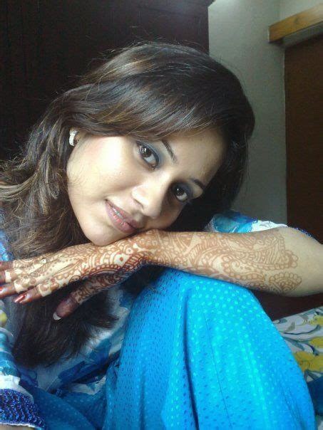 Beautiful Desi Sexy Girls Hot Videos Cute Pretty Photos Pakistani And Indian Desi Aunties