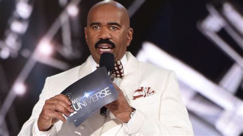 Despite Crowning Wrong Miss Universe Last Time Steve Harvey To Host The Pageant Again India Tv
