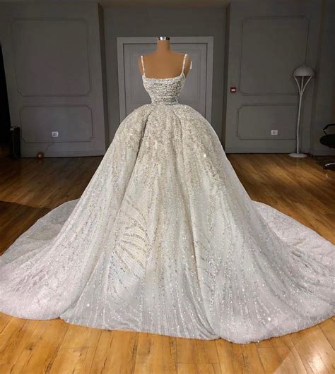 We did not find results for: Wie viel kosten Valdrin Sahiti Kleider? (Mode, Preis, Kleid)