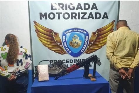 Policía De Carabobo Arrestó A Pareja Por Supuestamente Cargar Un Arma