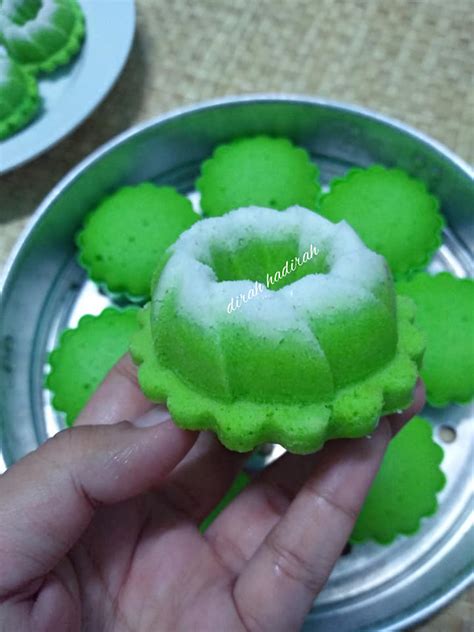 Tidak perlu dipanggang, hanya butuh kukusan. Cara untuk membuat Kuih Seri Ayu / Puteri Ayu - MY Resepi