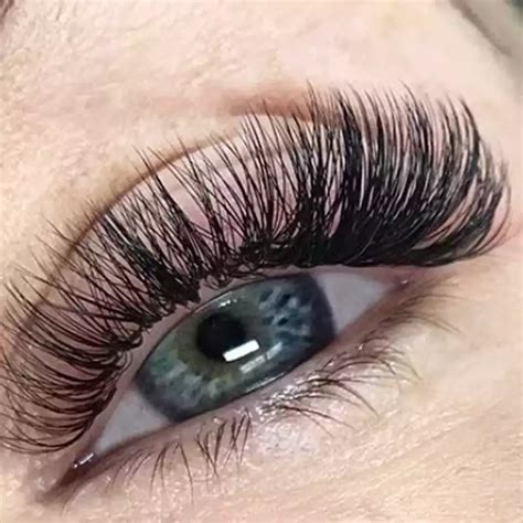 classic vs hybrid vs volume lash extensions which are yours