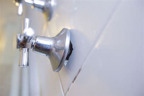 How To Detect A Leaking Shower And Simple Ways To Fix It
