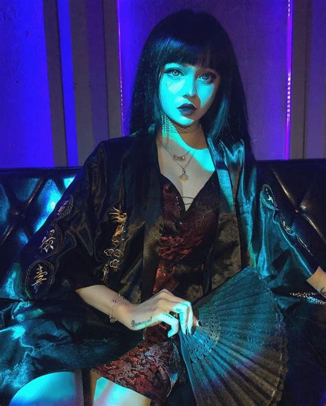 Kina Shen Fashion Gothic Girls Dark Beauty