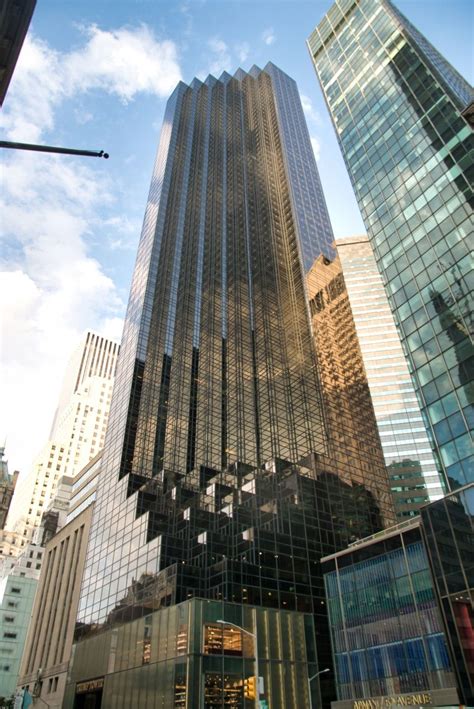 Trump Tower (Manhattan, 1982) | Structurae
