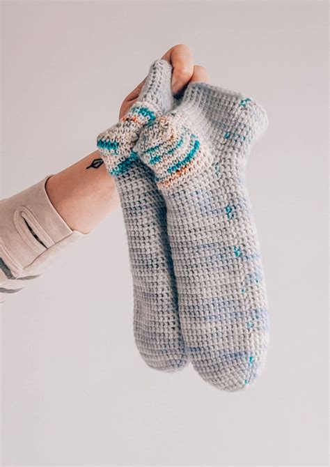 Hestia Reversible Crochet Ankle Socks Free Pattern Fosbas Designs
