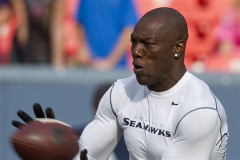 Terrell Owens 44 Works Out For Cfls Saskatchewan Roughriders