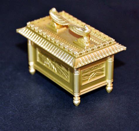 140 Pictures Of The Ark Of The Covenant Stock Photos Pictures