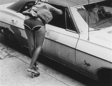 An agoraphobic woman living alone in new york begins spying on her new neighbors, only to witness a disturbing act of violence. LEON LEVINSTEIN: "STREET" - AMERICAN SUBURB X